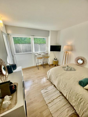 STUDIO LA PINTA CASSIS